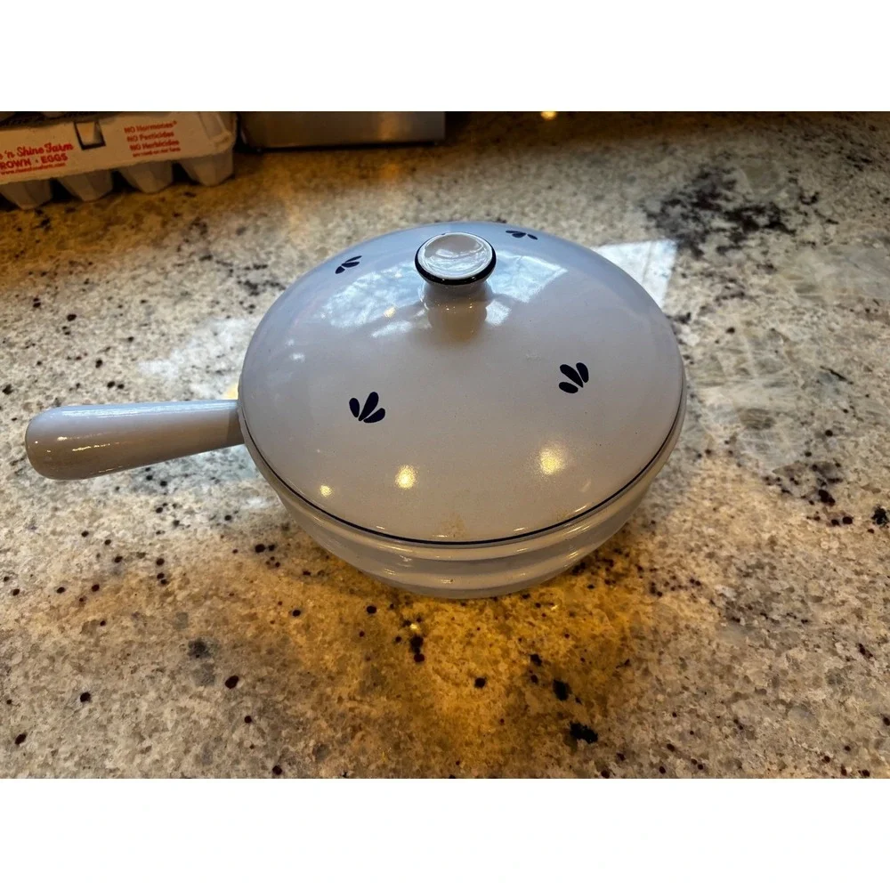 Vintage DRU Holland Enamel Cast Iron Saucepan with Lid Light‎ Blue Floral 7.5 in